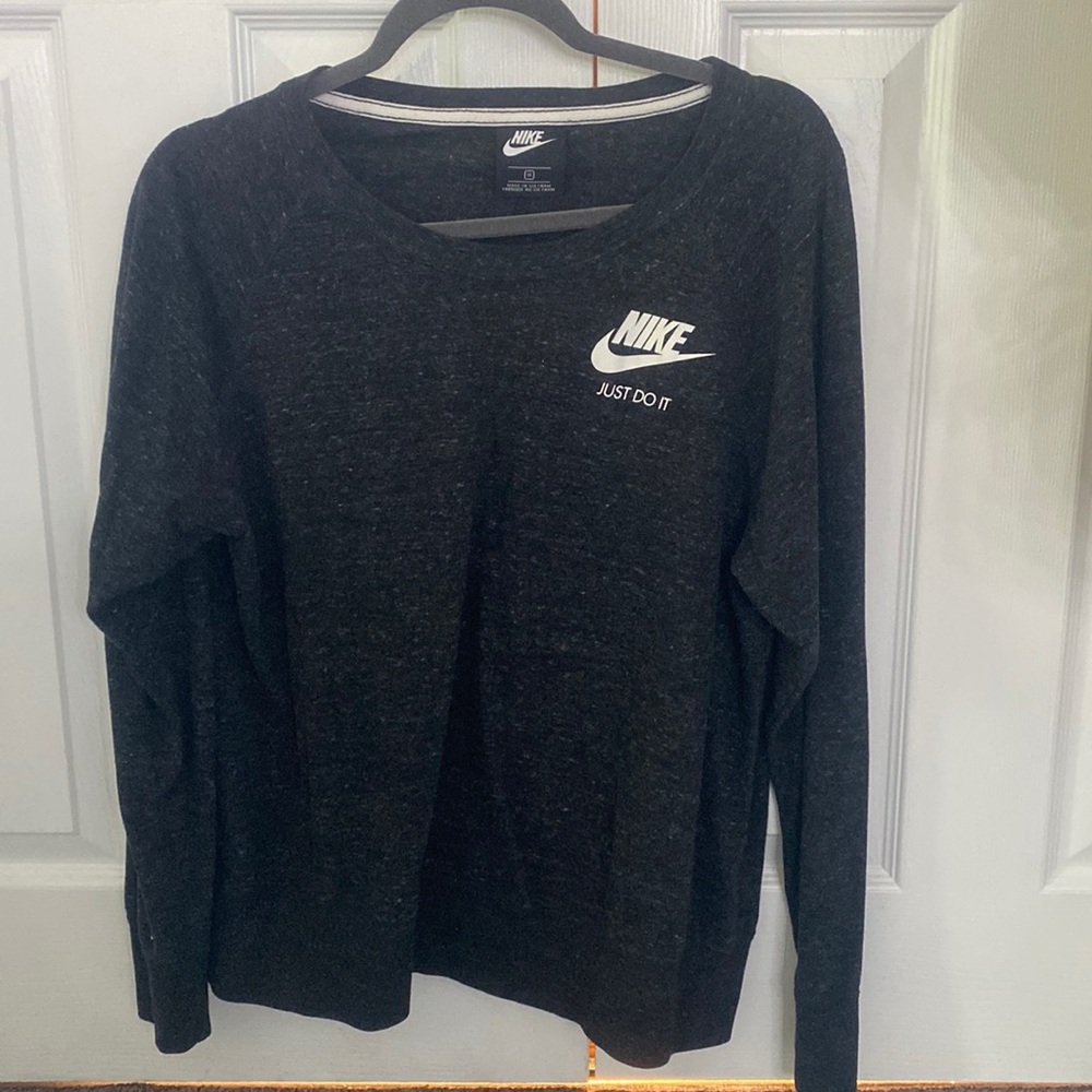 Nike light crew neck sweatshirt